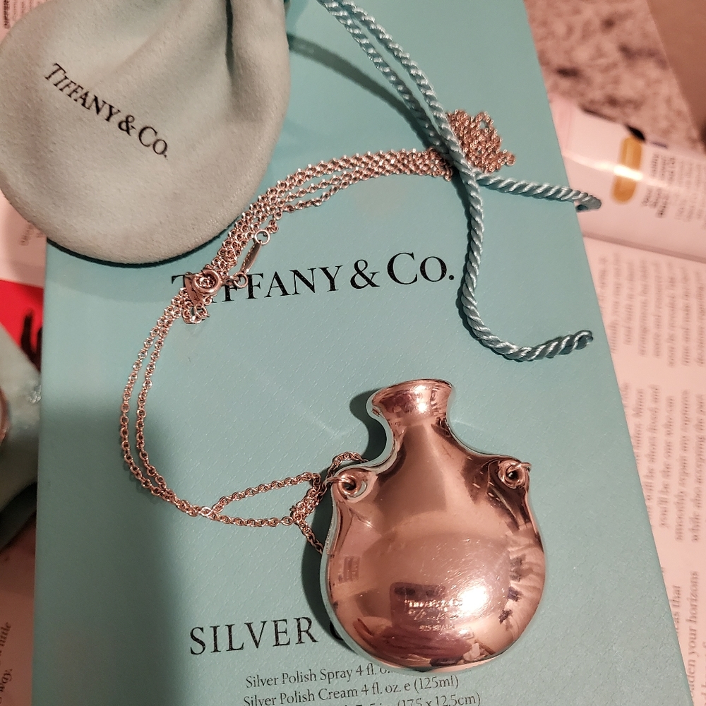 Tiffany's Elsa Peretti large open jug necklace